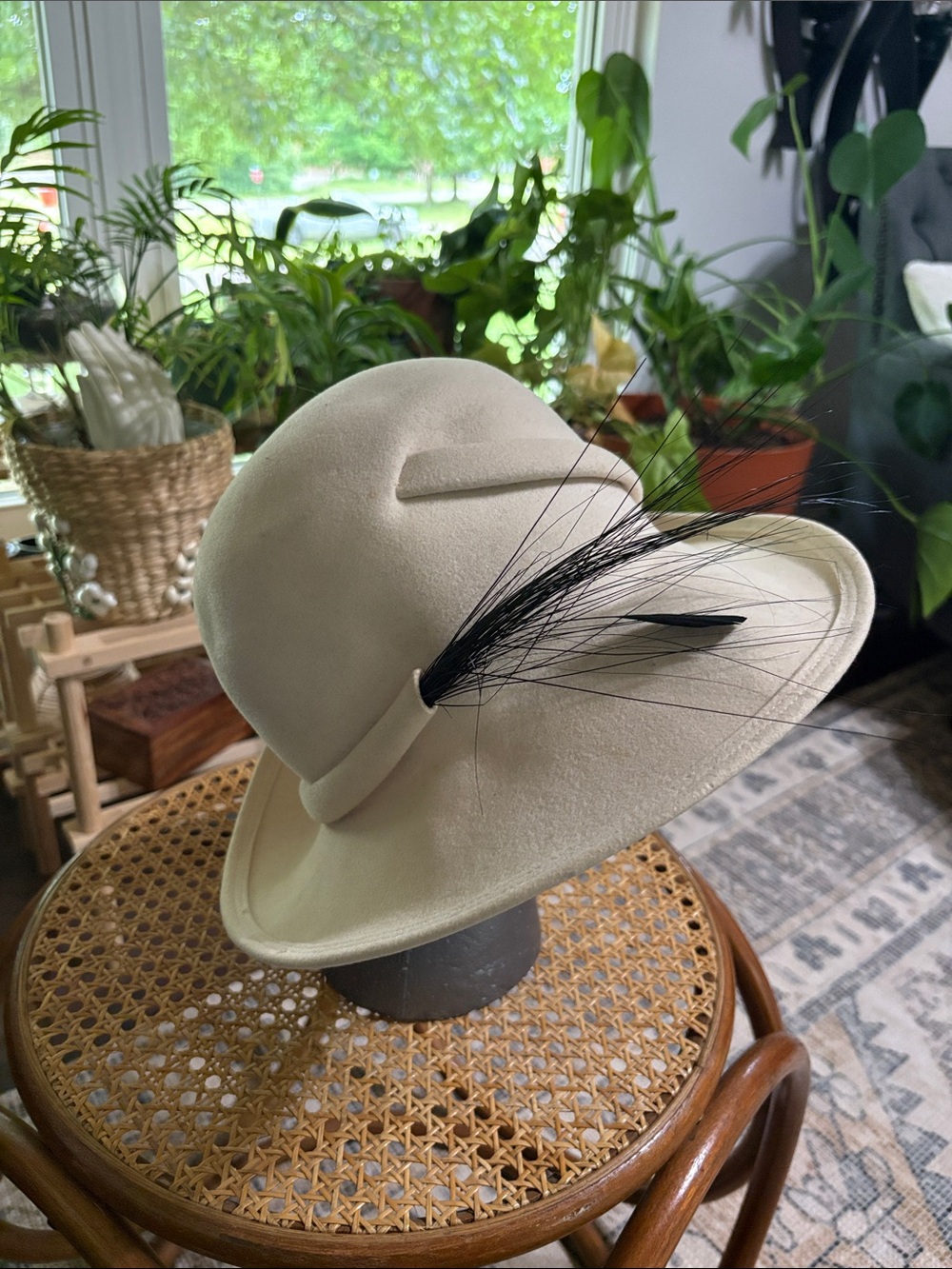 Vintage Mr John felt hat.